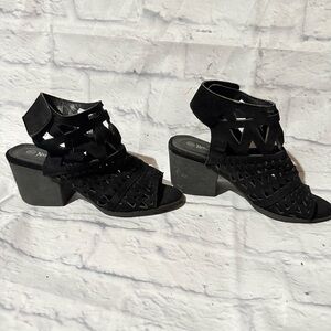 Nature Breeze Elegant Black Footwear